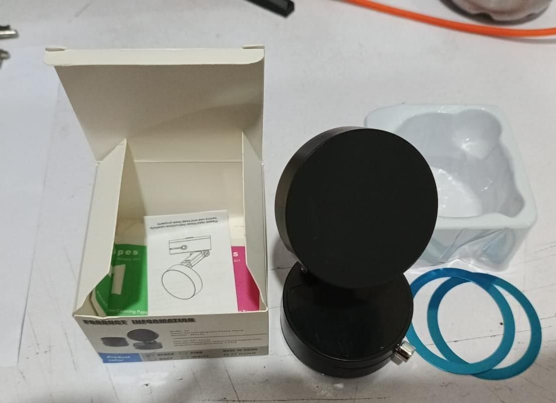 Vacuum Magnetic™ Suction Phone Holder